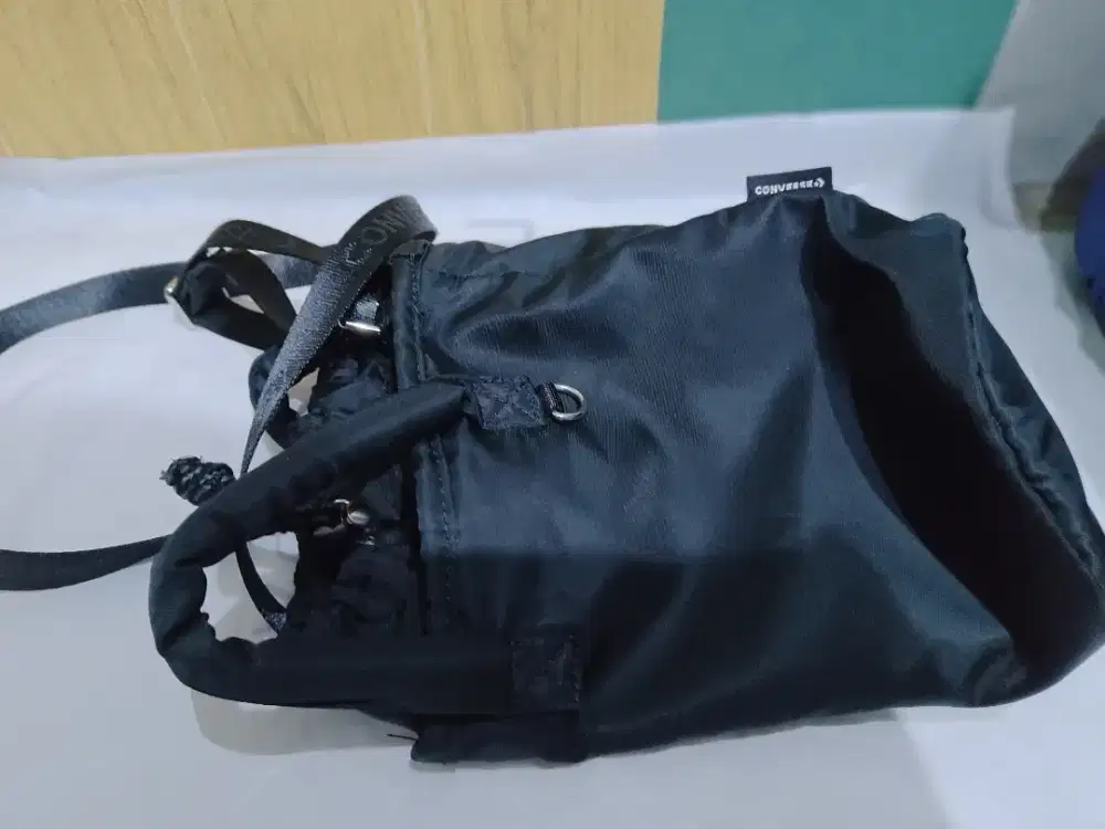 Tas selempang converse