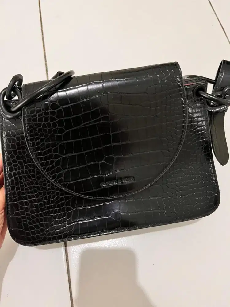 Preloved charles & keith baru 1x pakai