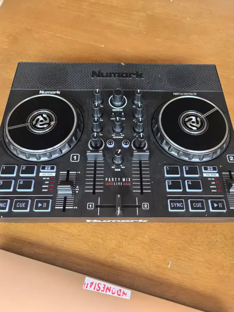 DJ CONTROLLER NUMARK PARTY MIX LIVE