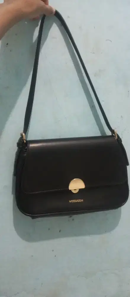 Tas Merek Mossdoom dijual sampai jadi