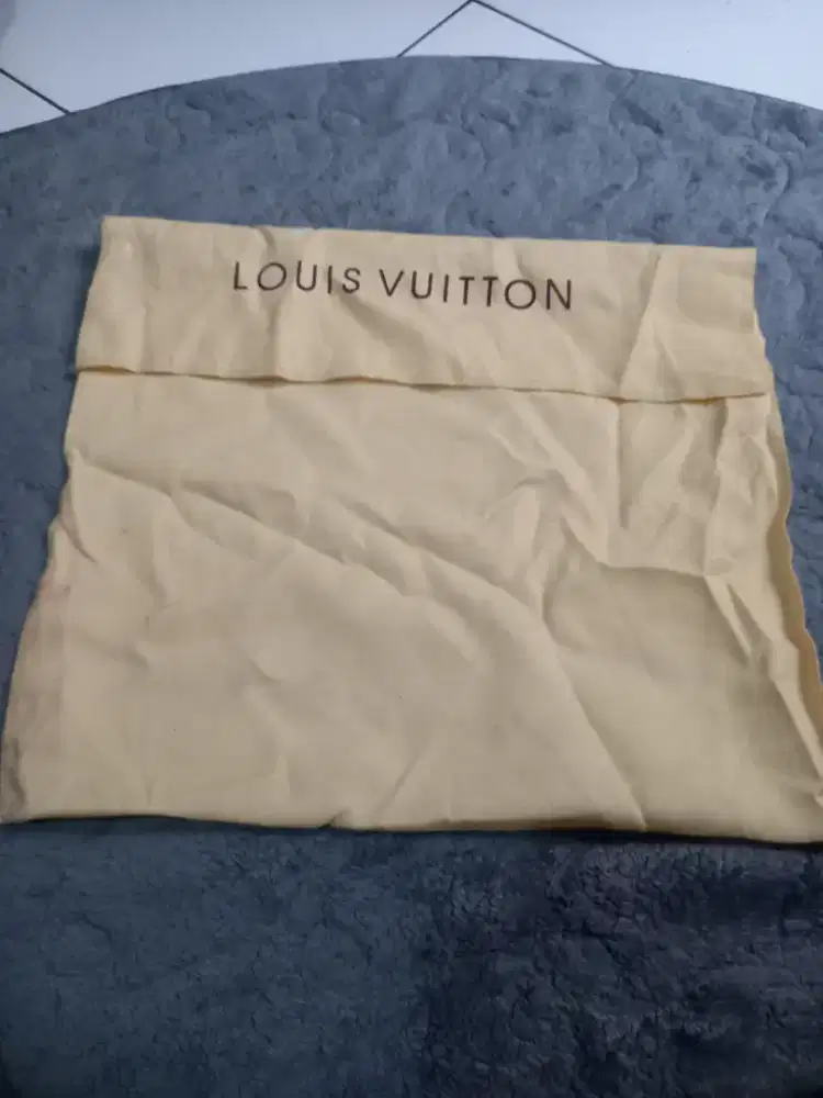 Dustbag LOUIS VITTON,mulus,size 40x38cm