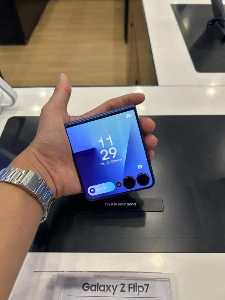 Credit Samsung Galaxy Z Flip7