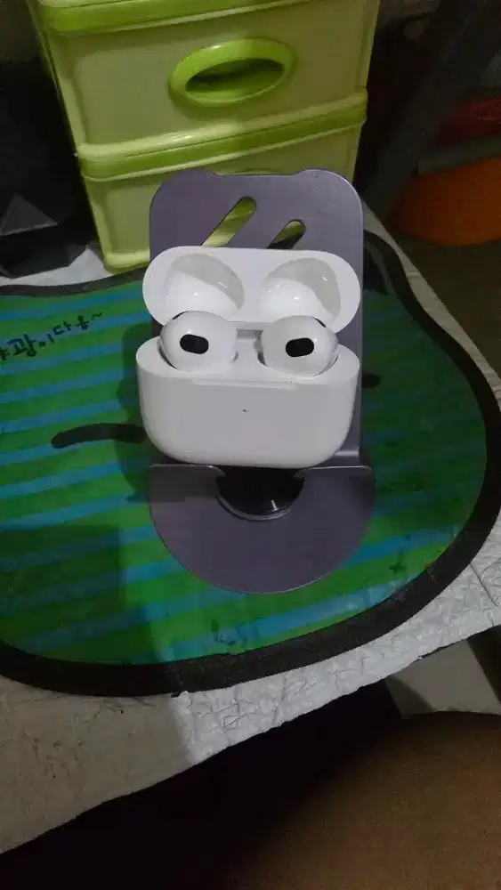 Apple AirPods (3rd generation) (Second Like New)