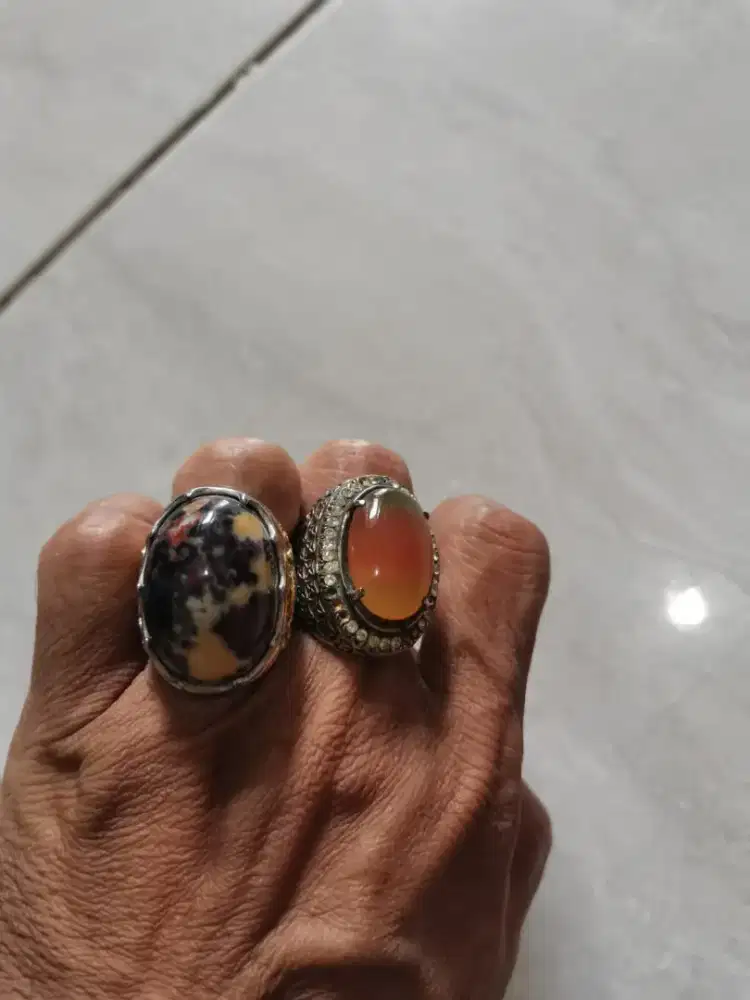 Batu pancawarna garut