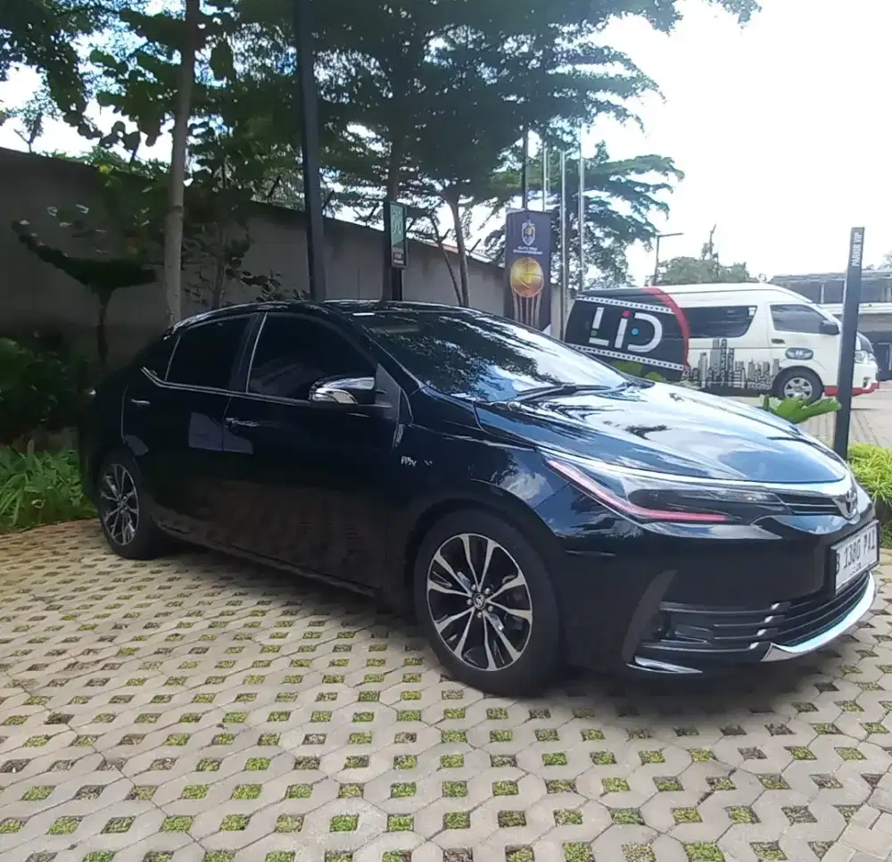 Corolla Altis V 1.8 AT 2017