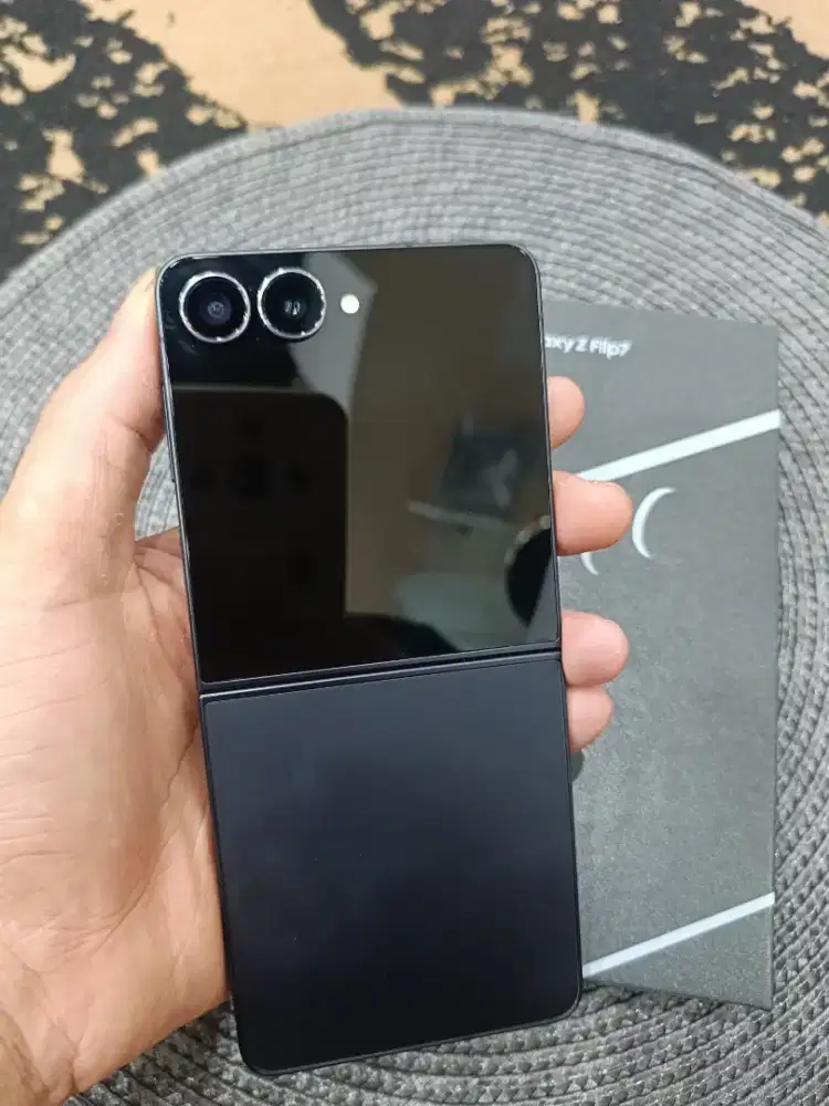 Samsung Z Flip 7 12/512GB Garansi resmi orian semua fullset