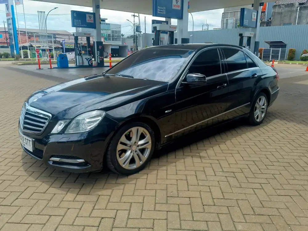 Mercedes-Benz E250 2010 Bensin