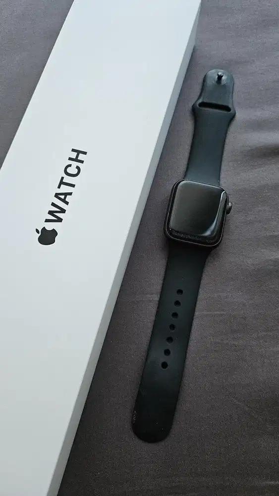 Dijual second Apple Watch SE 2021 40mm
