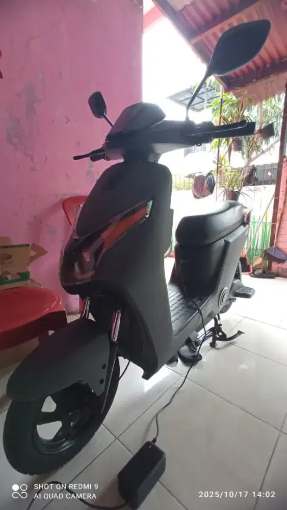 Sepeda listrik di Bekasi Utara taman wisma asri