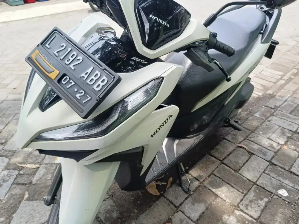 Vario 125 putih 2022