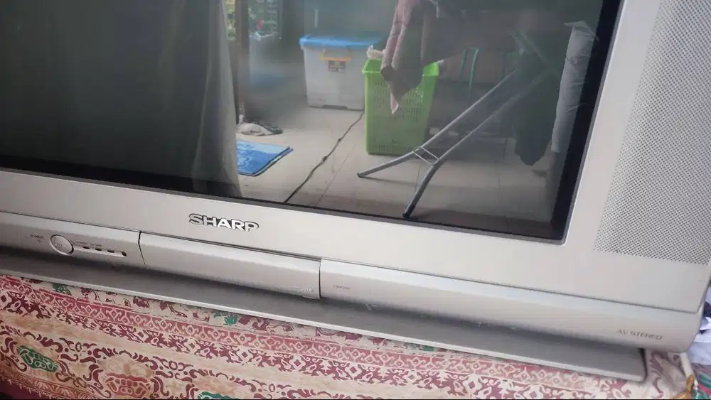 Dijual televisi lama (tabung) Flat 29