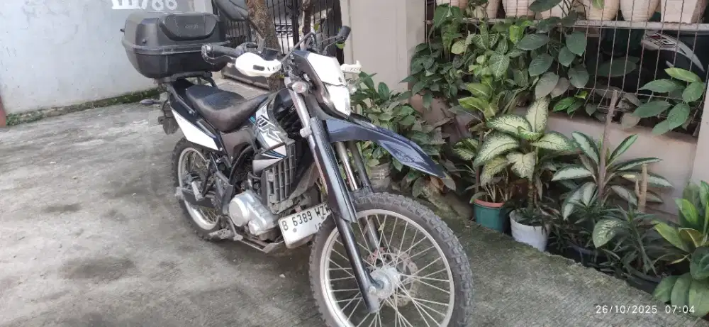 Yamaha WR 155 Hitam