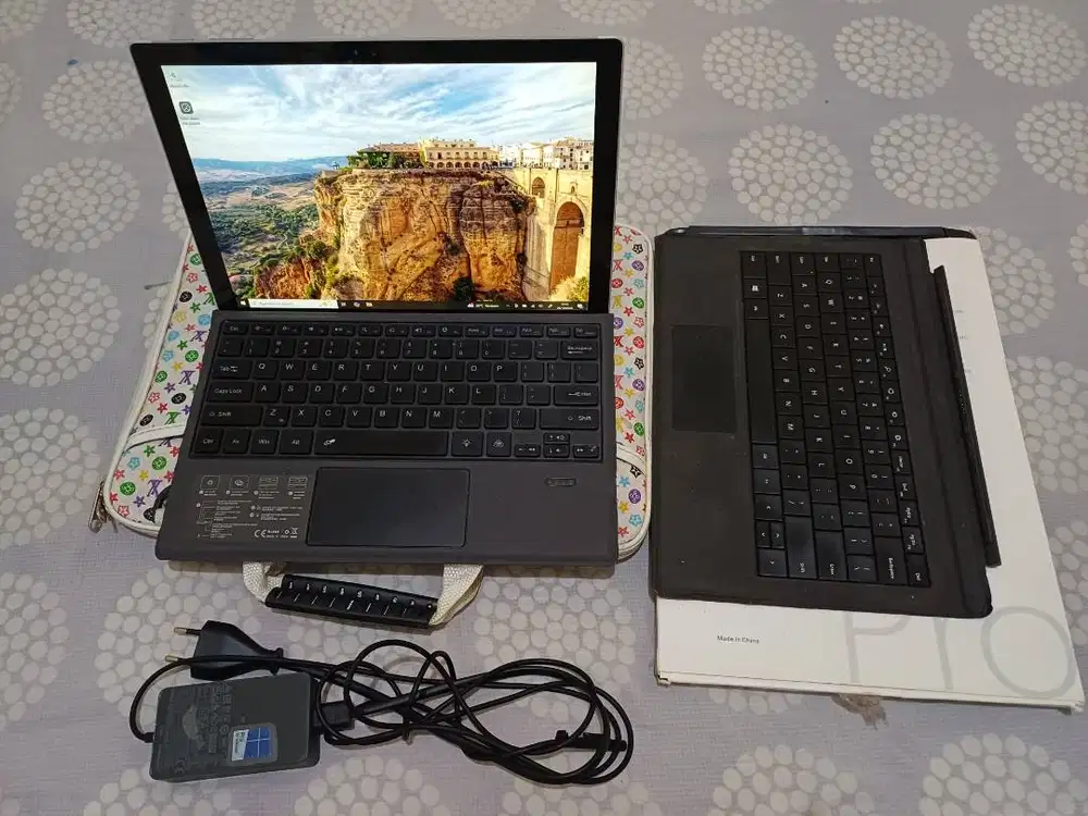 Surface Pro 4 i5 2.4GHz 8GB/256GB Platinum + LED Keyboard + Type Cover