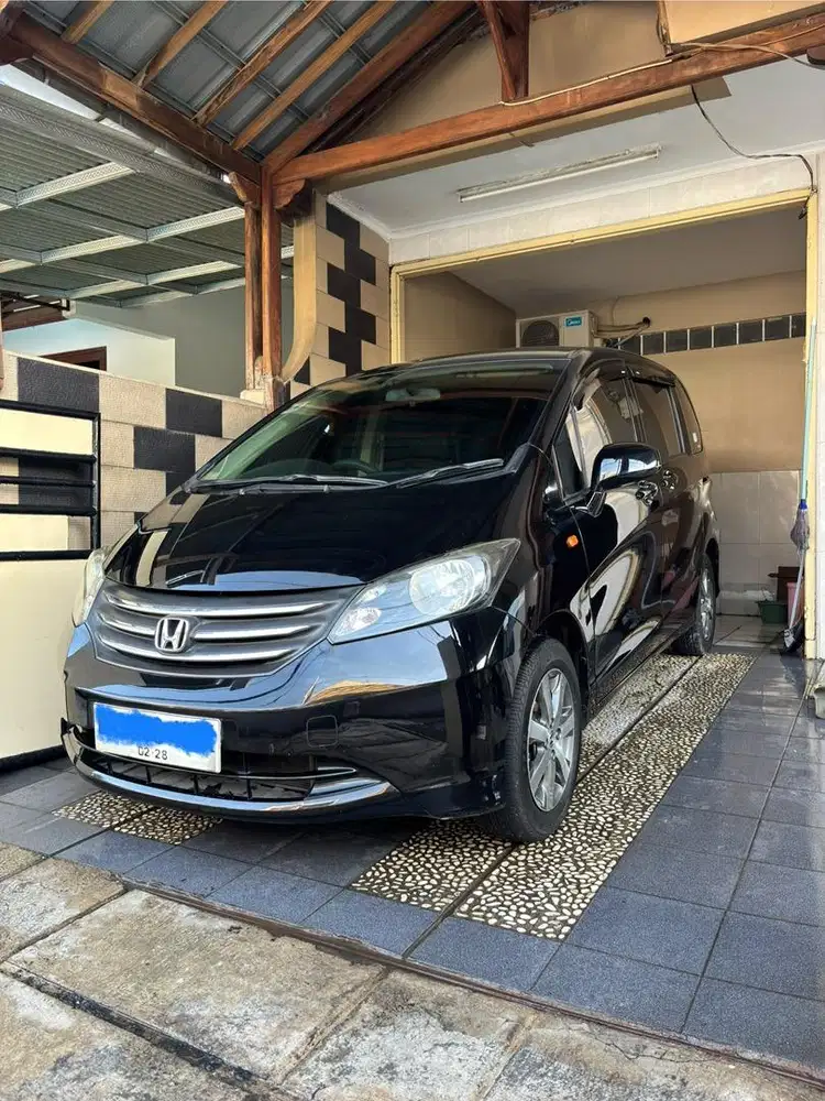 Honda Freed PSD tahun 2010 Bensin (harga cash)