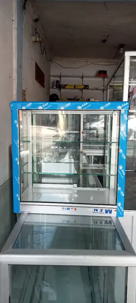 Kaca etalase mini