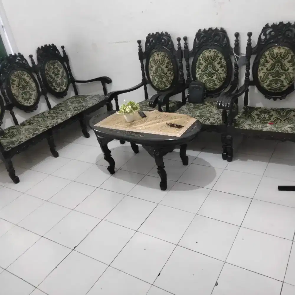 Bangku jati klasik