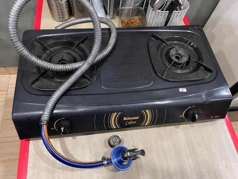 KOMPOR RINNAI 2 TUNGKU GAS SUDAH TERMASUK KEPALA REGULATOR + SELANG