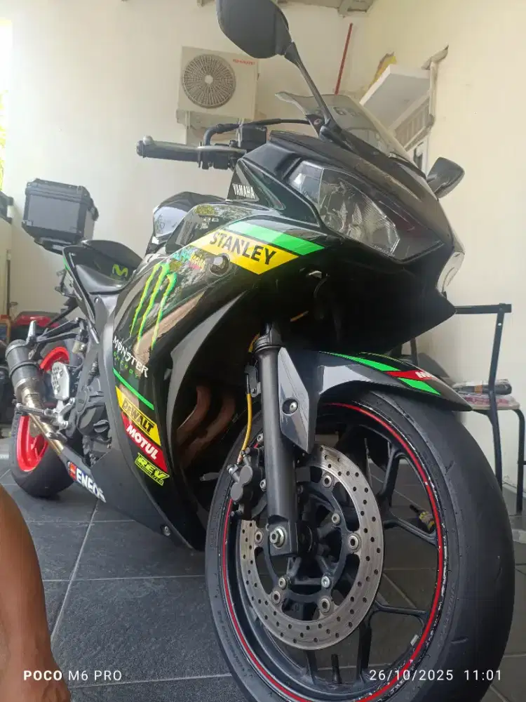 FOR SALE YAMAHA R25 TAHUN 2015 BLACK