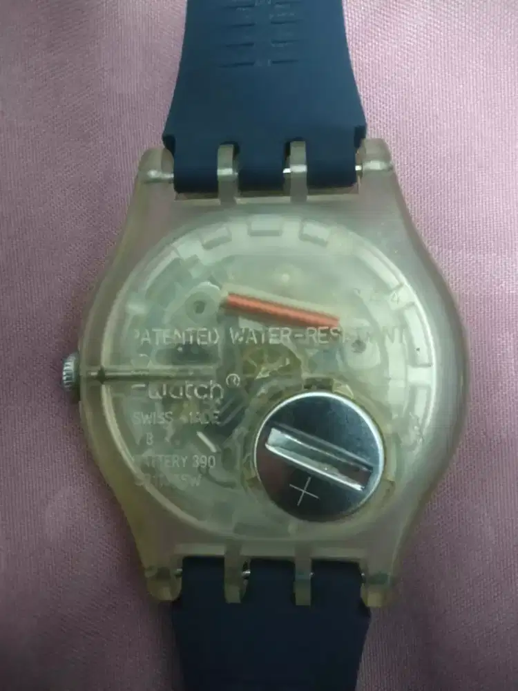 Jam tangan pria SWATCH