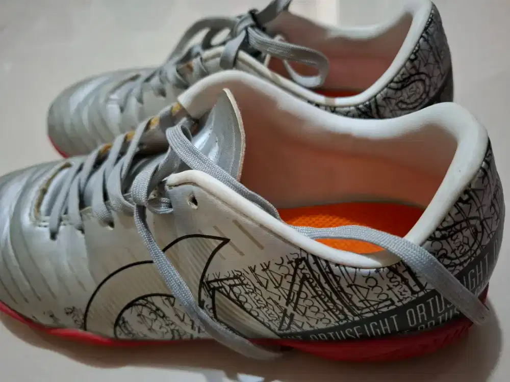 Sepatu Futsal Ortiseight Kids