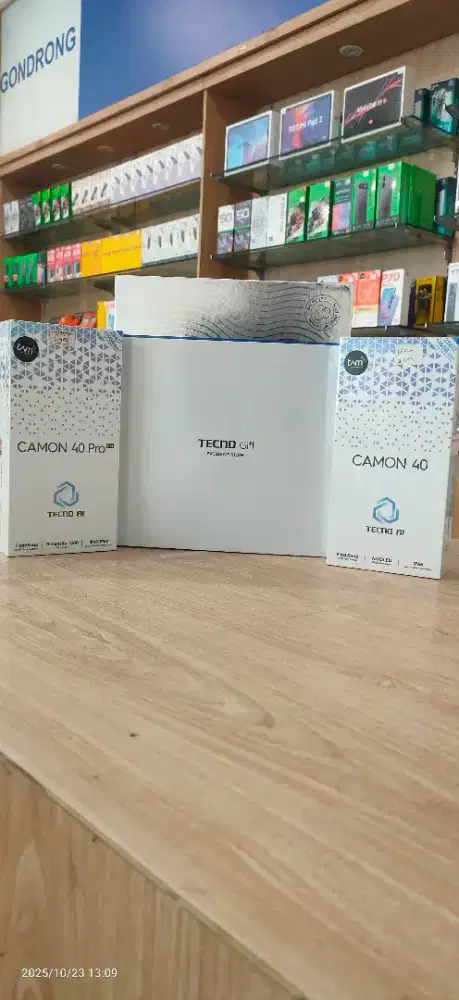TECNO CAMON 40 4G & 5G FREE GIFT BOX