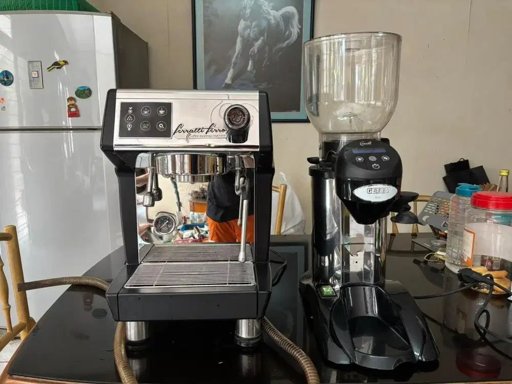Mesin Kopi Ferrati Ferro dan Grinder Getra