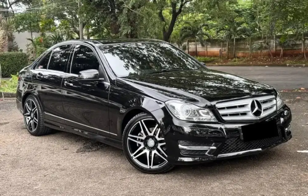 MERCEDES BENZ C250 AMG PLUS W204. - VERY LOW KM 19 RB NOT MILES!