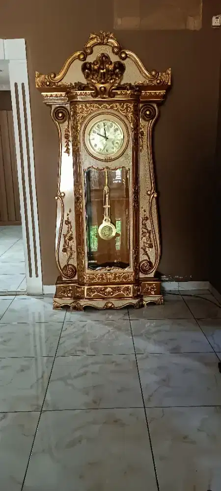 Jam berdiri Jepara untuk ruang tamu