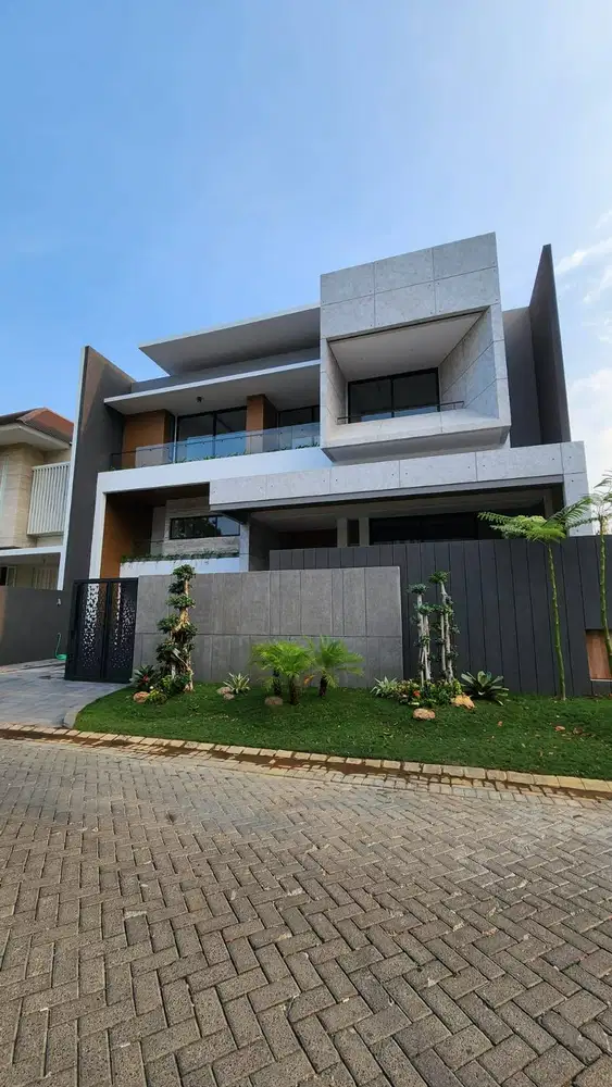 Mewah Siap Huni Imperial Golf Pakuwon Indah Baru Gress Split Level Sby