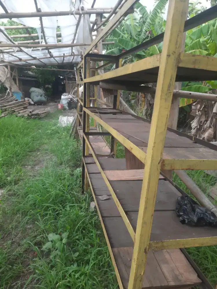 Rak besi siku..jual aj ad 4unit bekas toko cat tutup
