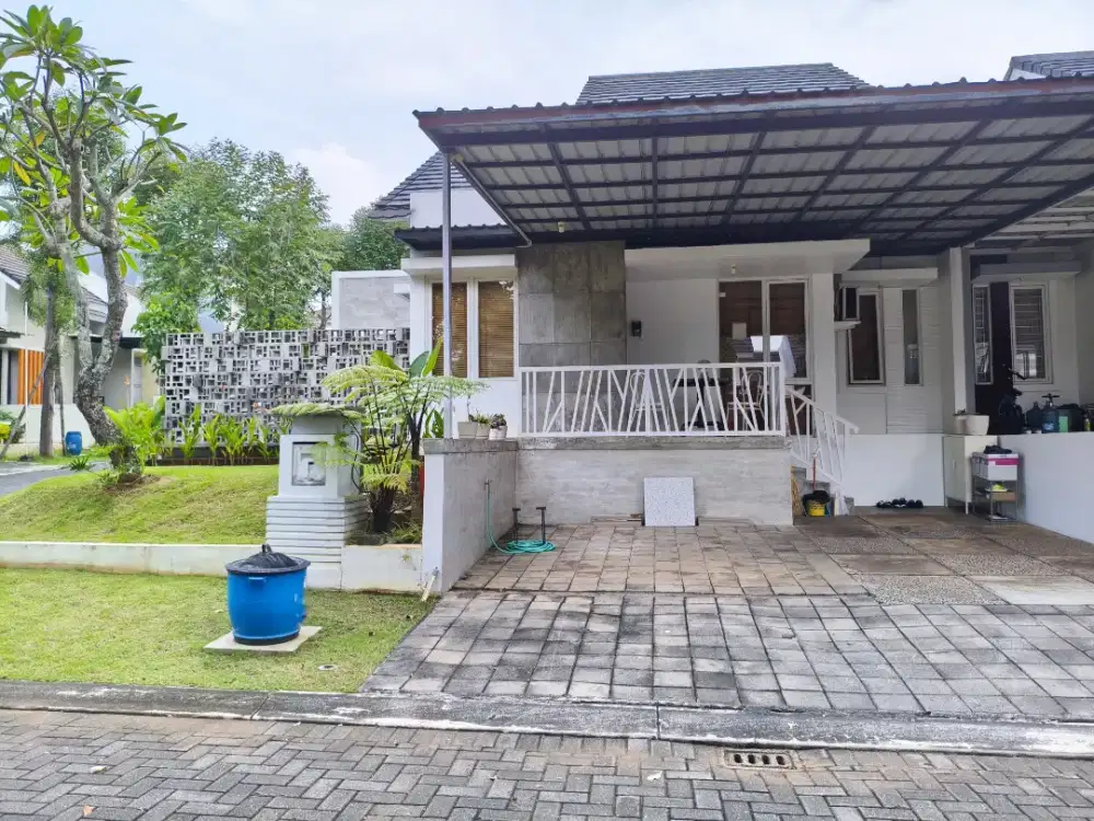 Hook. Dijual Rumah Full Furnish Di Graha Taman Pelangi BSB City