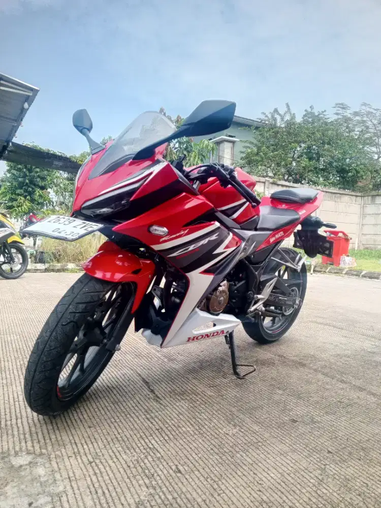Honda CBR 150R KM8RB 2020