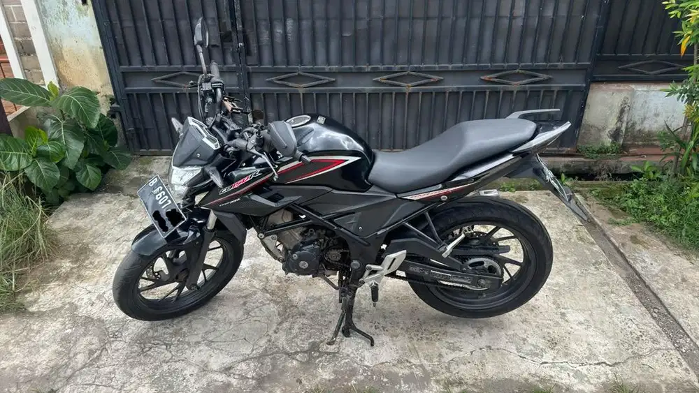 Honda CB150R Streetfire 2015 Hitam Lengkap