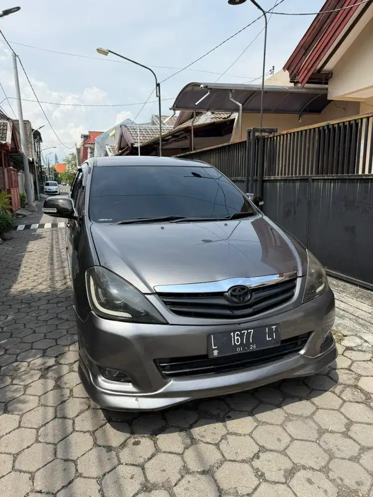 Kijang Innova Diesel 2.5 G Manual Thn 2011 - Abu Abu