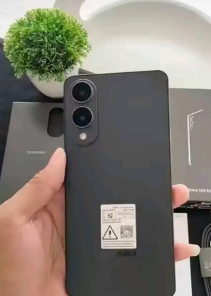 Promo S25 Edge turun harga free adaptor bisa cicilan