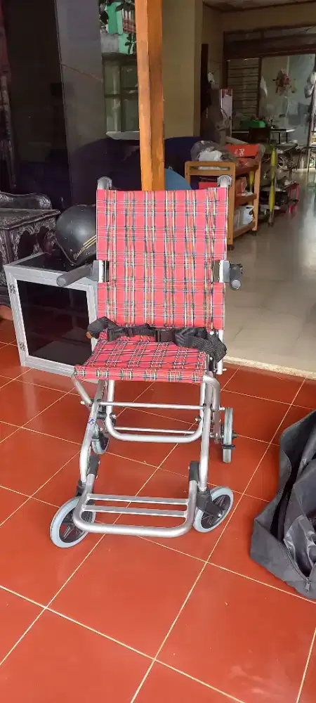 Djual kursi roda sangat mulus