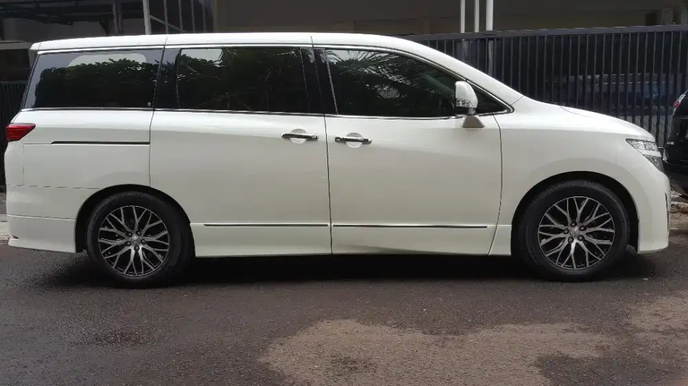 Nissan ELGRAND Highway Star 2015 ORISINIL