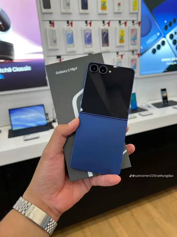 Promo Samsung New galaxy Zflip 7 free Buds 3 bisa cicilan dp 0%