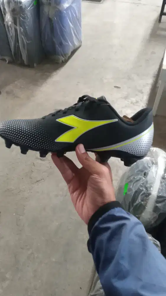 SEPATU SEPAK BOLA SOCCER DIADORA PICHICHI 7 MG14
