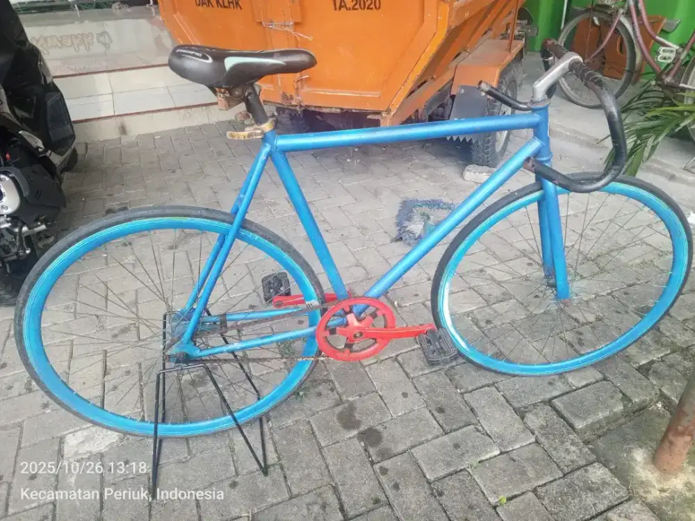 Sepeda fixie biru