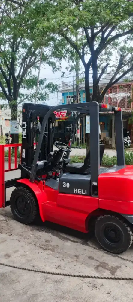 Forklift Heli 3 Ton,Matic,Threelift,Sideshif,Mesin Isuzu,Tahun 2019