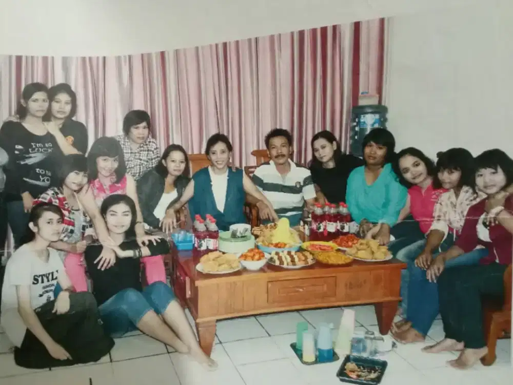 Di butuhkan wanita