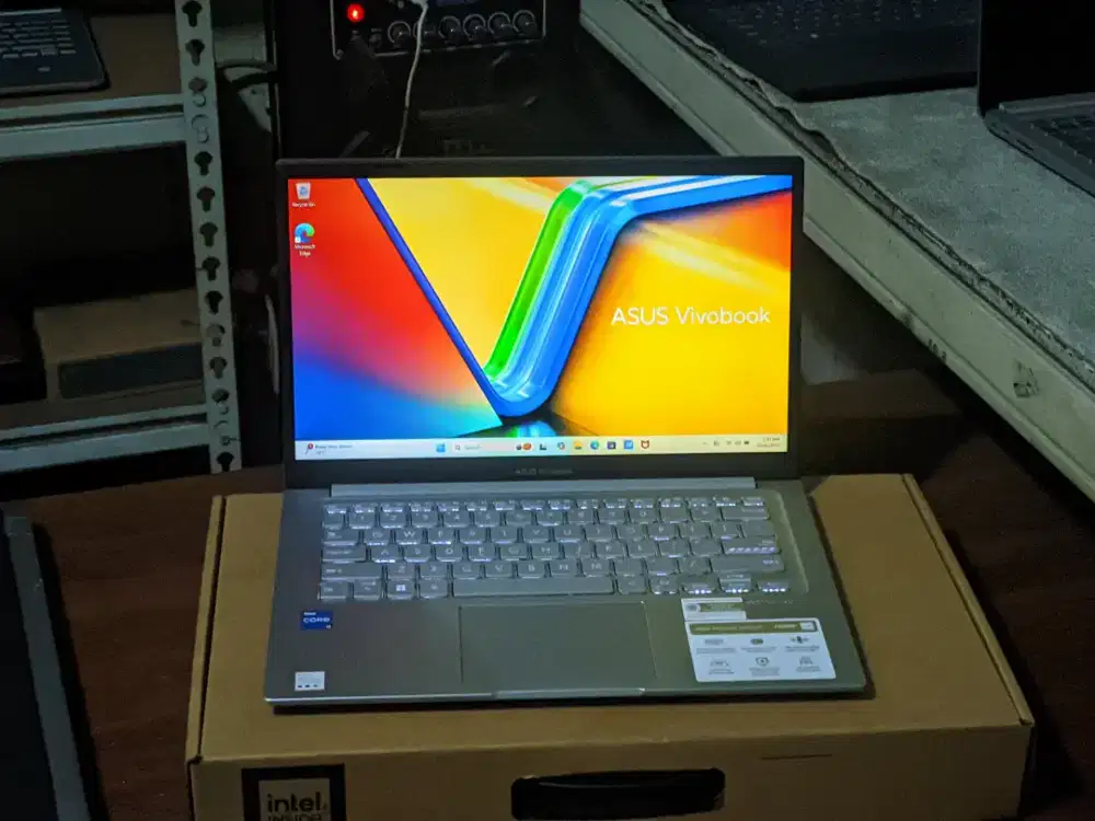 Laptop Asus Vivobook X1404VA i5 1335U 8/512 Like new