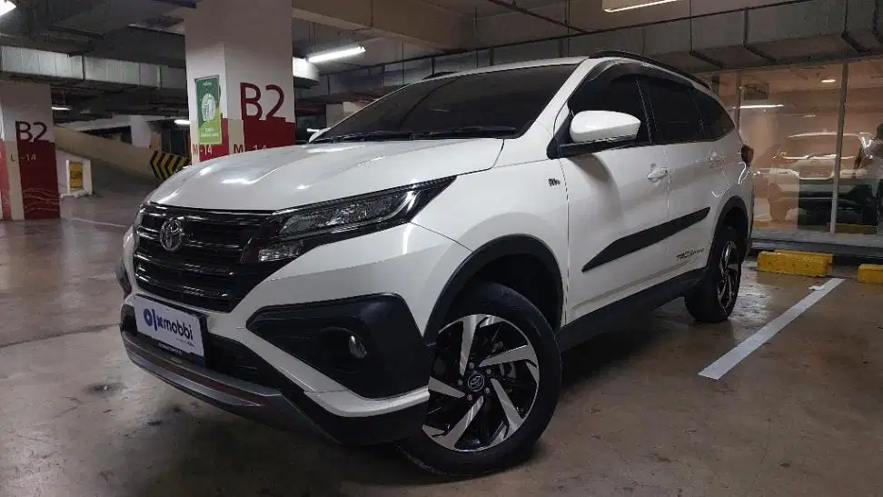 Pajak Panjang Toyota Rush  1.5 S Bensin-AT 2020 Hitam