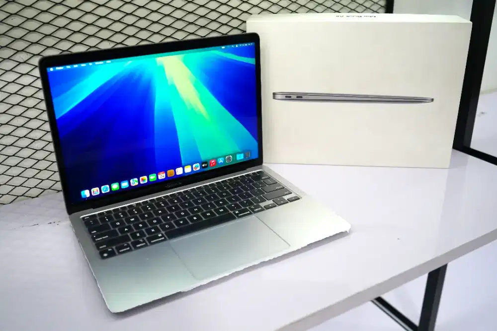 MacBook Air M1 2020 13inch.RAM8GB.SSD256GB iBox