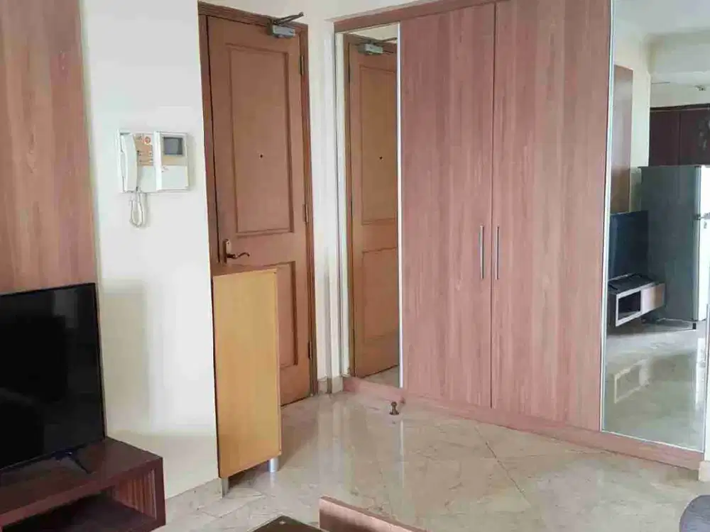 Sewa apartemen park royale jl Gatot Subroto Jakarta pusat furniture modern
