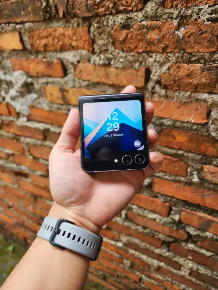 Samsung Galaxy Z Flip 5 512GB SEIN Fullset Normal