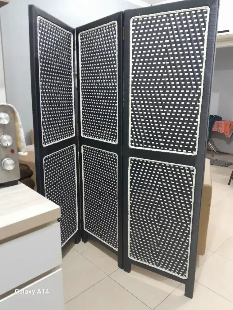 Dijual Partisi Bekas (6 bulan pakai) masih seperti baru