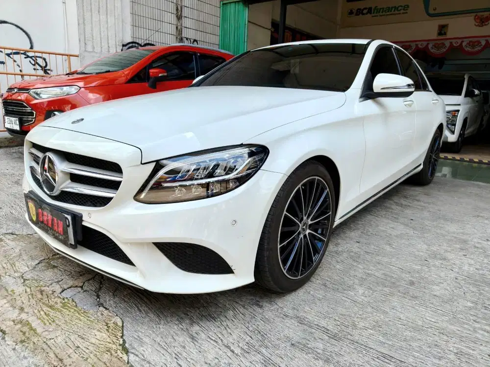 DP 30jt MERCEDES BENZ C200 AMG LINE KM 20RB RECORD