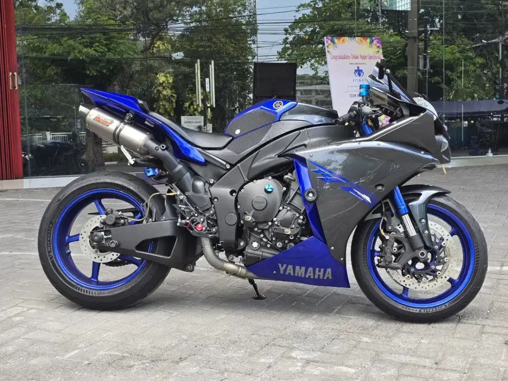 Dijual Yamaha R1 2014